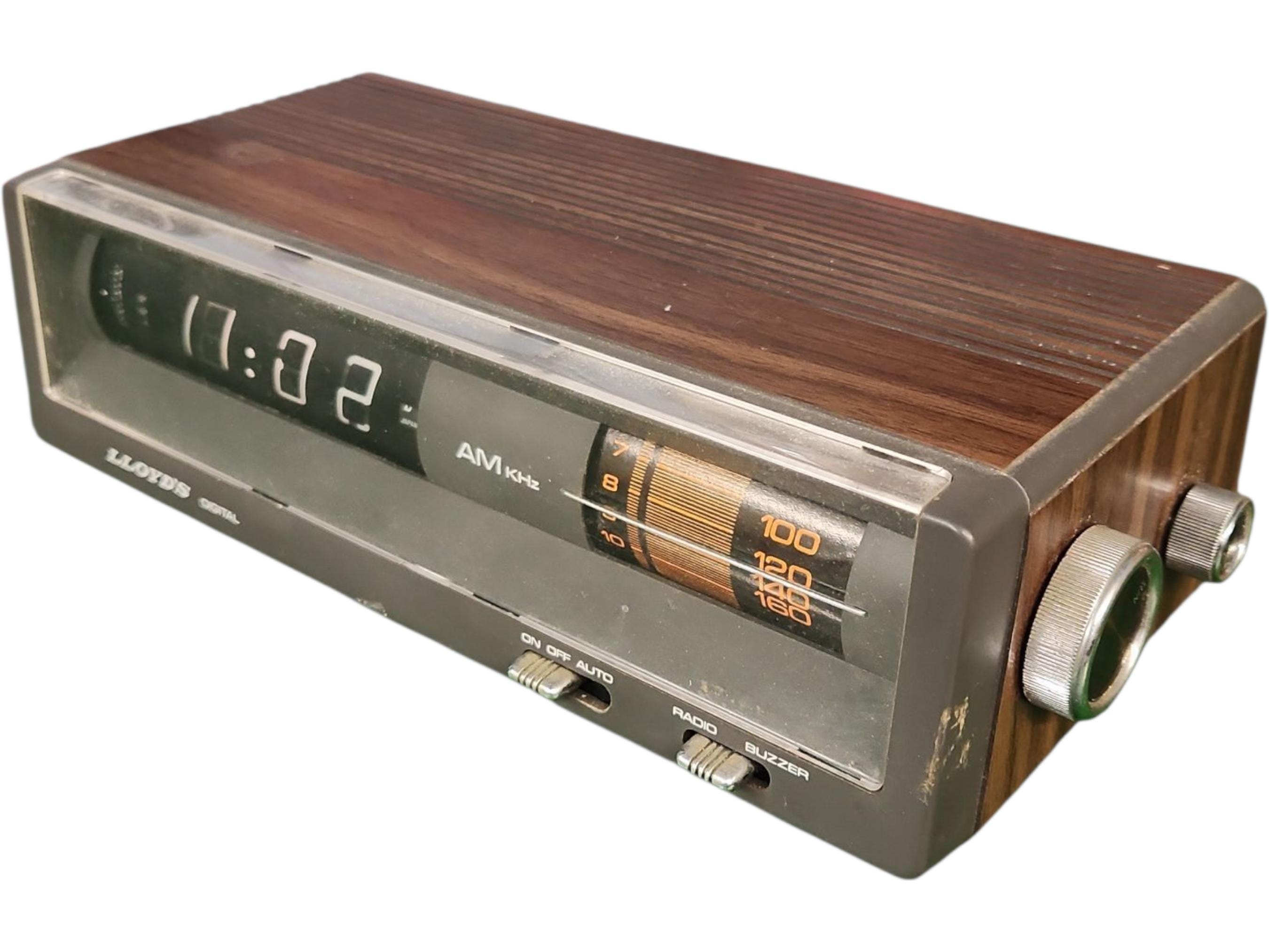 Clock, Lloyd's Digital Radio Alarm Clock, Model JJ 9626, Vintage