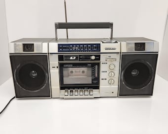 サンヨー ロボ 01 象徴的なラジカセ、テープレコーダー、ラジオコンボ