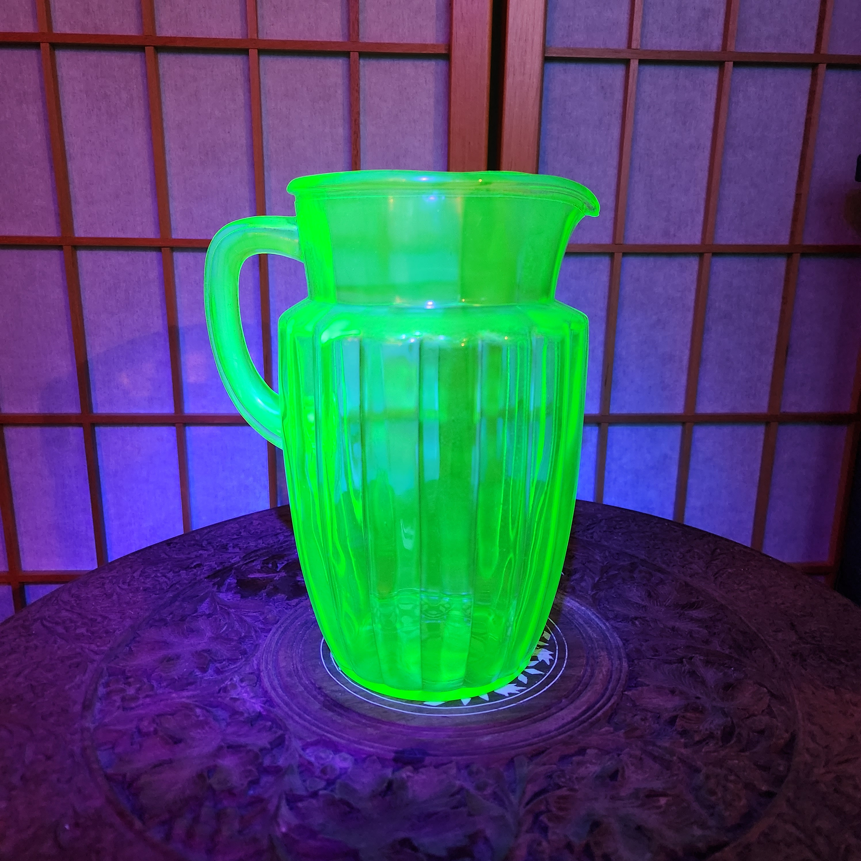 ウランガラスのピッチャー、水差し、グリーン、ディプレッショングラス