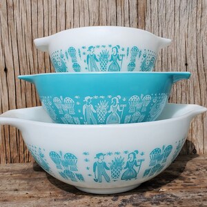 Pyrex Cinderella Bowls, Set of 3, Amish Butterprint, Nesting, Blue