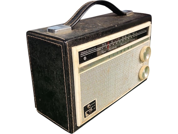 Radio, Hitachi, Model TH-812, Range 530 - 1605 Kc, Not Tested