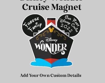 Könnte beinhalten: Ein Disney Wonder Cruise Magnet mit dem Text "Disney Wonder Cruise Magnet". Der Magnet zeigt ein stilisiertes Schiffsdesign mit den Worten "Disney Wonder" und zwei kreisförmigen Elementen mit individuellem Text. Der Text "Add Your Own Custom Details" ist ebenfalls vorhanden.