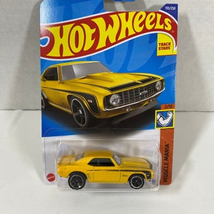 Muscle Mania Hot Wheels Camaro 50th NEW 2018 Hot Wheels '18 CAMARO - Main Image