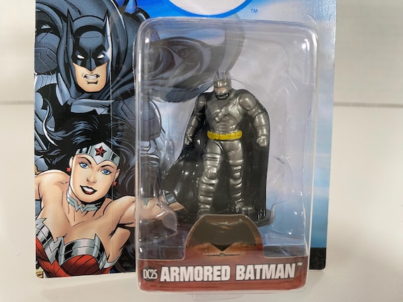 DC Comics: Justice League Armored Batman Nano Metalfigs Toy Action