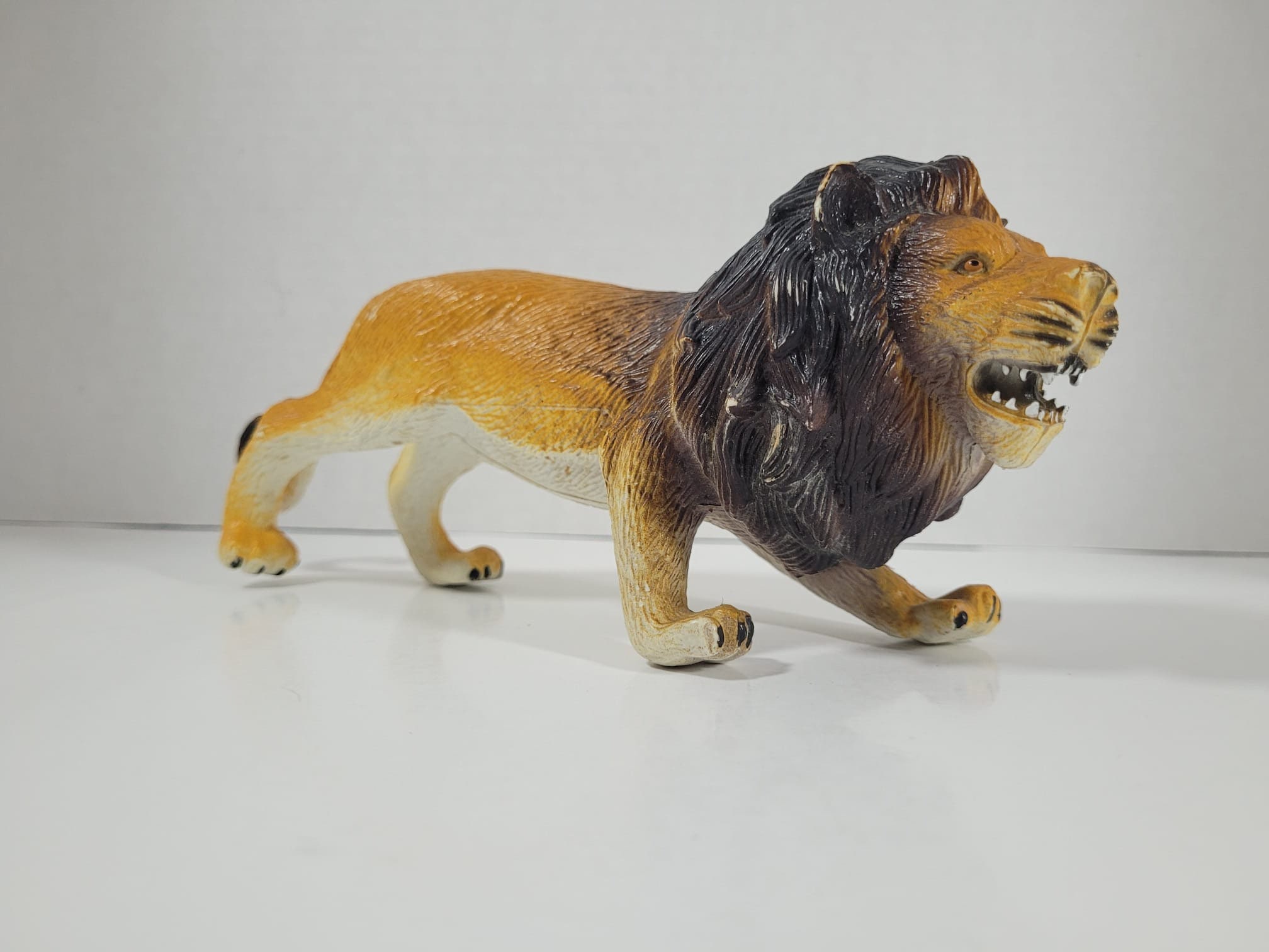 Vintage 1998 Lion Toy Figure - Collectible | Display Item