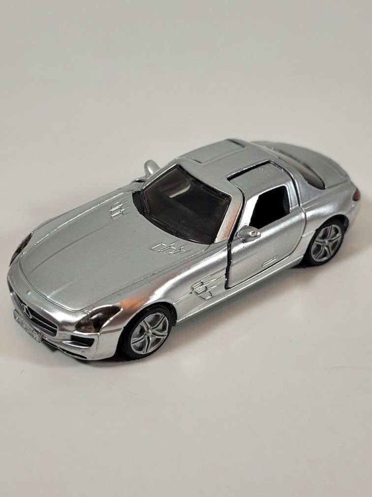 ミニカー 1/43 Mercedes-Benz SLS AMG /Schuco 1/43 Mercedes-Benz SLS AMG Gran Turismo 5 PS3 Orange Schuco