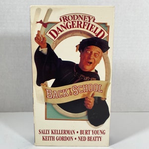 Vintage 1994 Back To School VHS Video Tape - Avec: Rodney Dangerfield, Sally Kellerman, Burt Young & Ned Beatty - Collectible | Cadeau