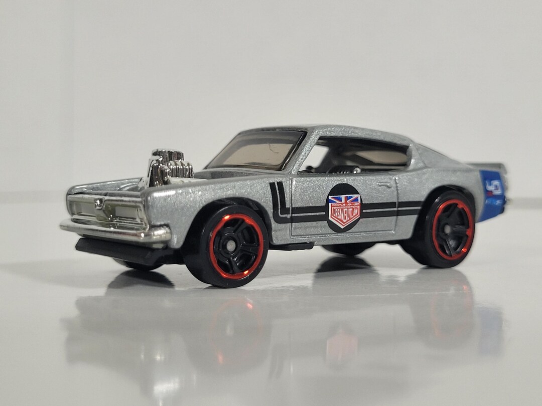 Hot Wheels 1969 Plymouth Barracuda Urban Outlaw Die-cast Car/1:64