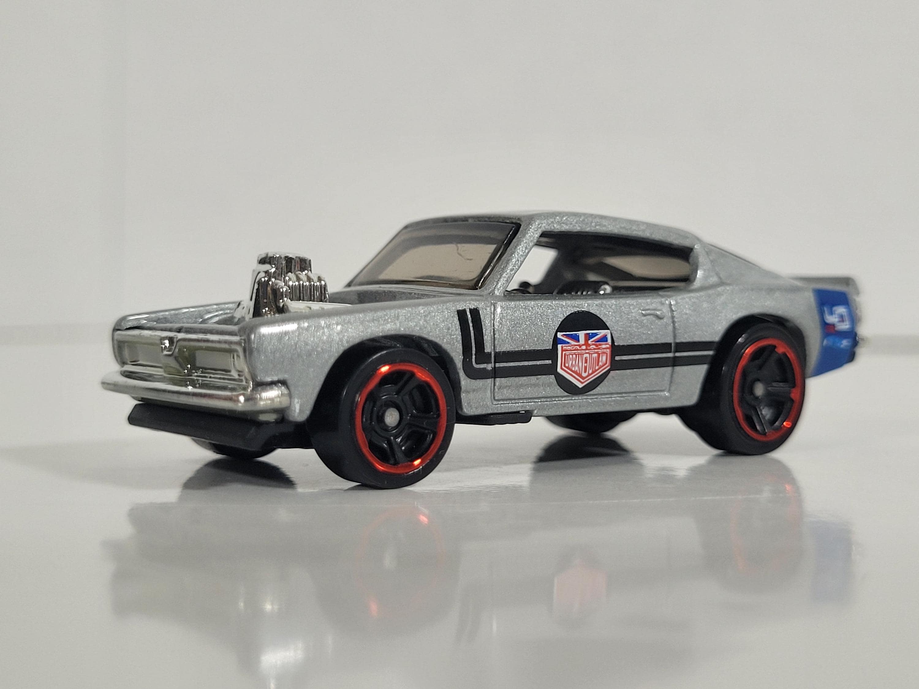Hot Wheels 1969 Plymouth Barracuda Urban Outlaw Die-cast Car/1:64