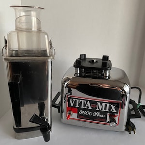 Vitamix 3600 Plus Blender Mixer Stainless w/Steel Container Action Dome