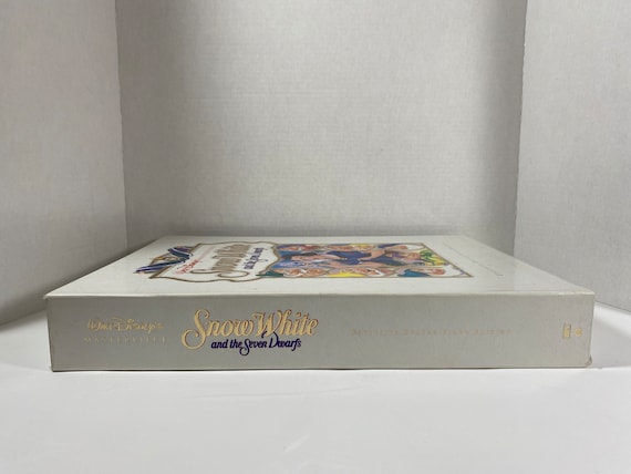 Vintage 1994 Walt Disney's Snow White and the Seven Dwarfs