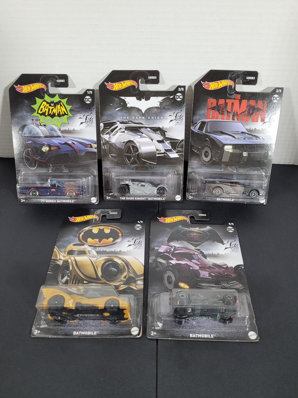 Hot Wheels Collezione ID Limited Edition - Set 16 Auto Pressofuse 1:64 Con Batmobile, Tesla E Icone, Regalo Collezionisti 3+ Anni