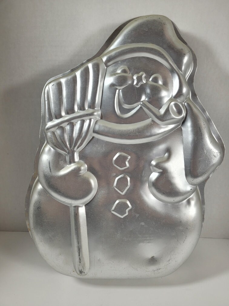 Vintage 1980 Snowman Aluminum 3D Cake Pan By: Wilton 502-1646 - Collectible | Display Item | Baking Enthusiast | Gift Idea