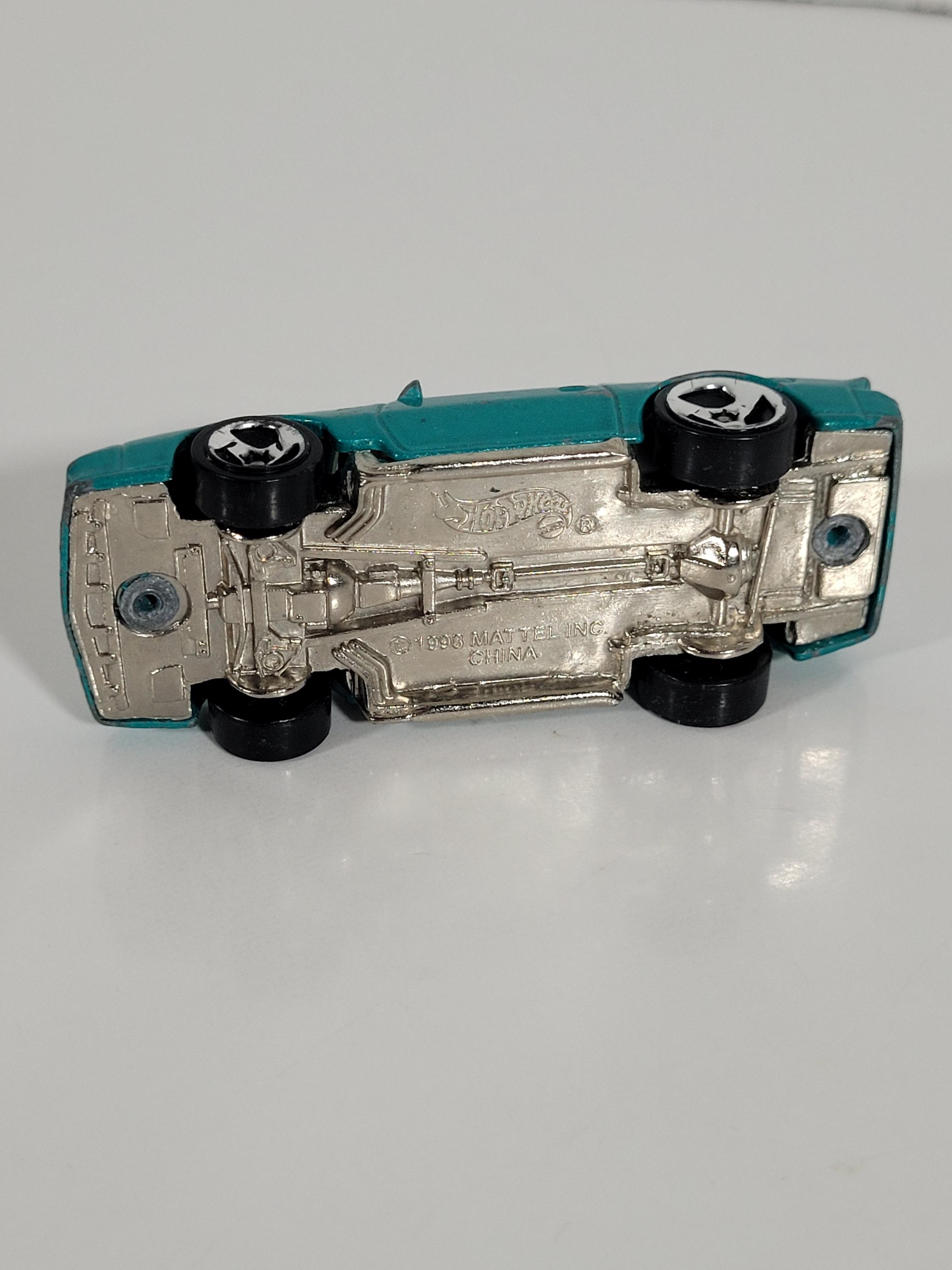 Vintage 1983 Chevy Camaro Z28 Die-cast Toy Car 1:64 Teal Color