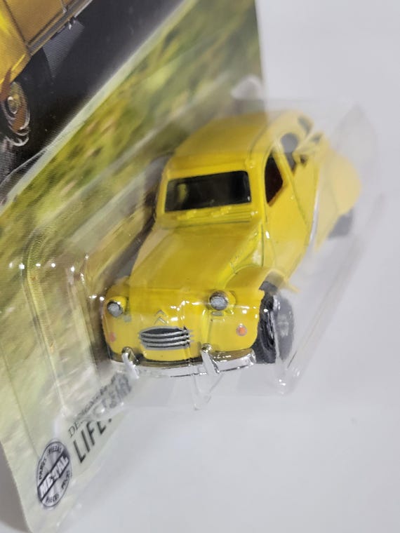 Norev Hachette Citroën 2cv 6 RCL Football 1970 – 1:43 – Jaune Et Rouge – Avec Blister