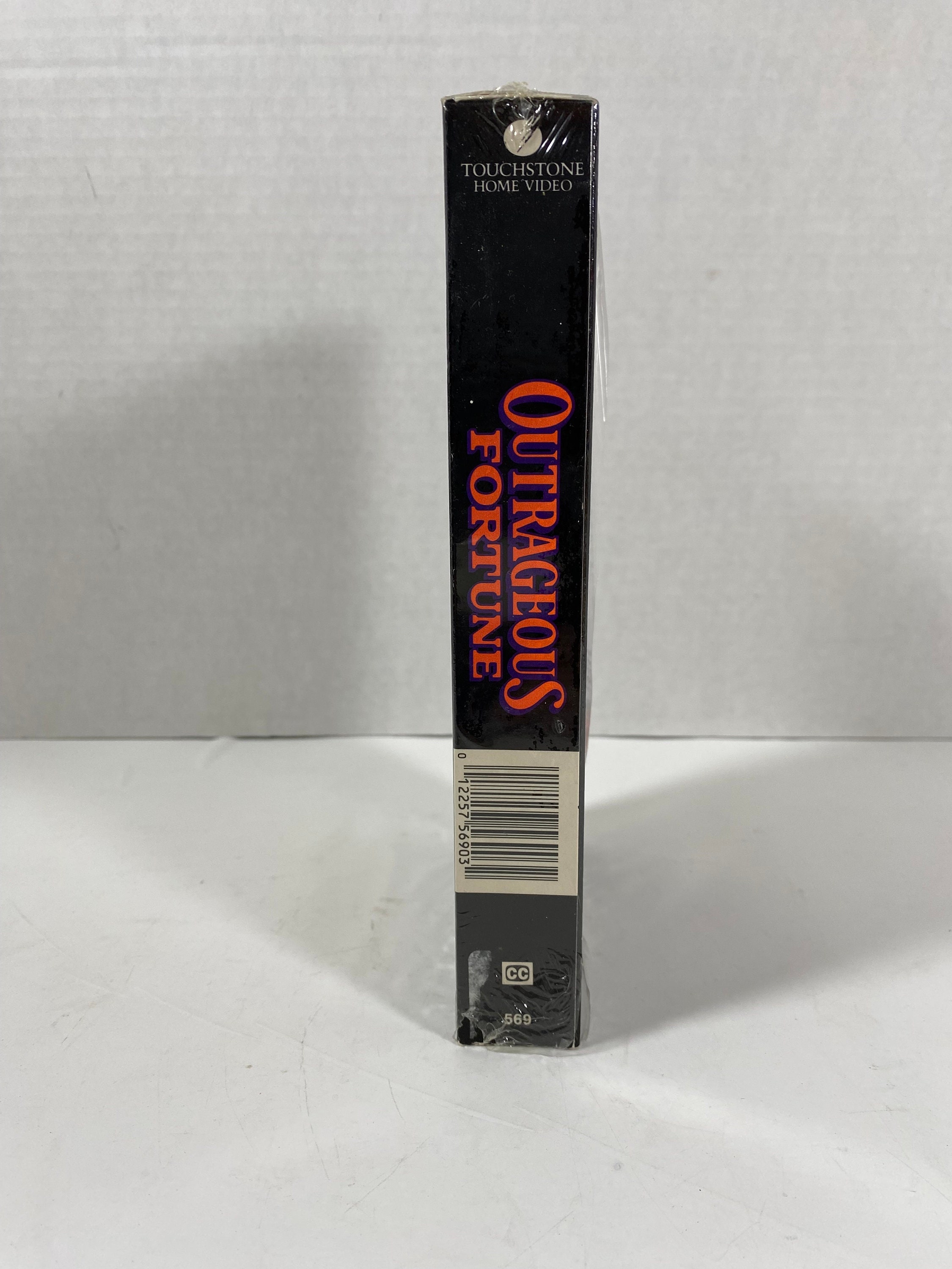 Vintage 1986 Outrageous Fortune VHS - Starring: Bette Midler