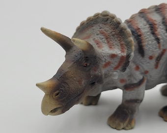 Vintage 2002 Retired Schleich Triceratops Dinosaur figure