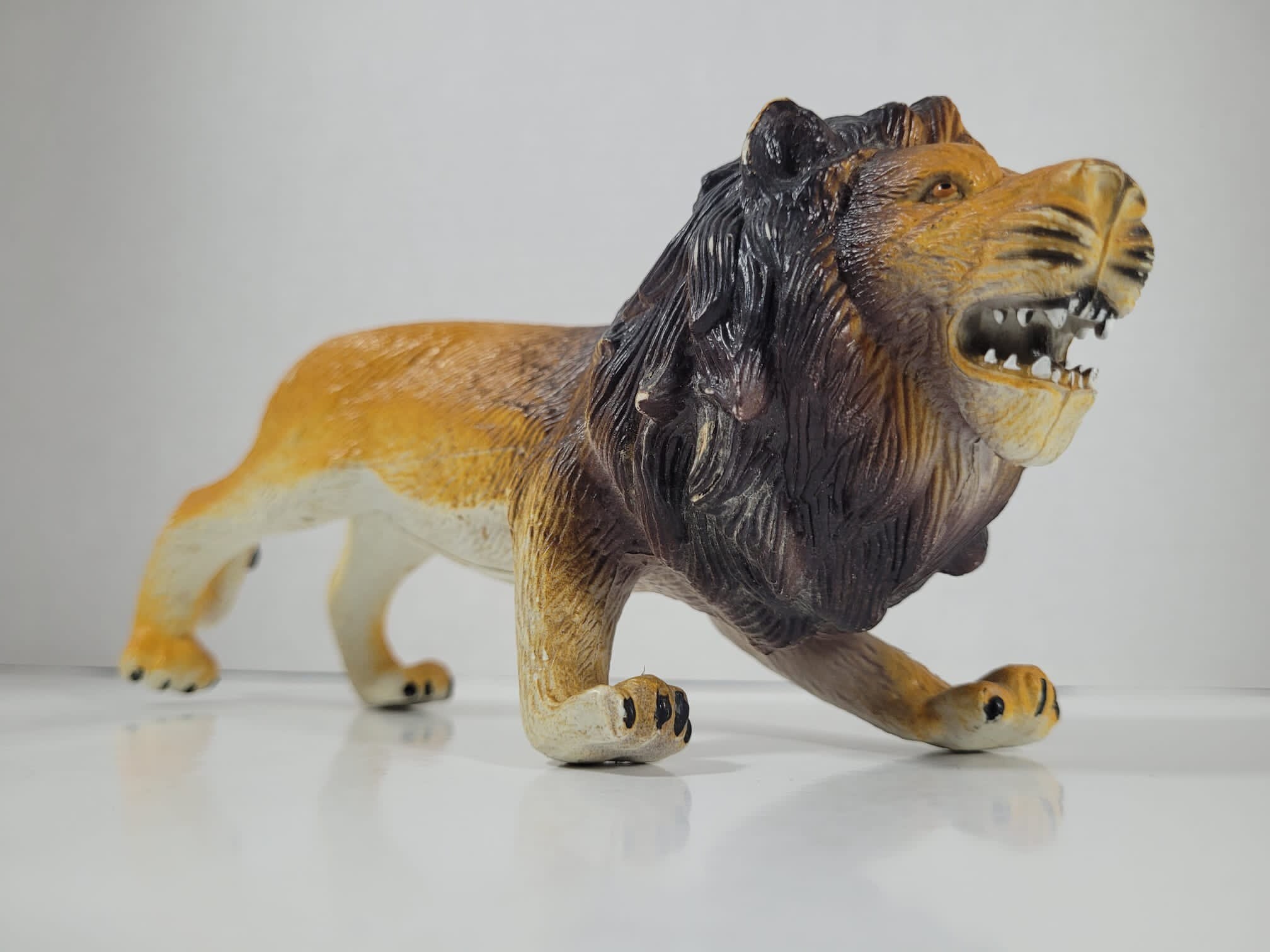Vintage 1998 Lion Toy Figure - Collectible | Display Item