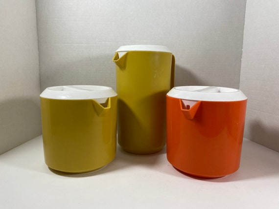 Vintage 1970s Rubbermaid Juice/water Jugs Your Choice of Jug: Orange 1.42L,  Yellow 1.42L or Yellow 2.25L Collectible Gift Idea 