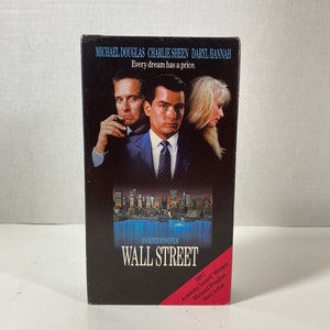 ヴィンテージ 1987 ウォール ストリート VHS - 主演: マイケル ダグラス、チャーリー シーン、ダリル ハンナ - コレクター向け | 雨の日の映画 | ギフトのアイデア