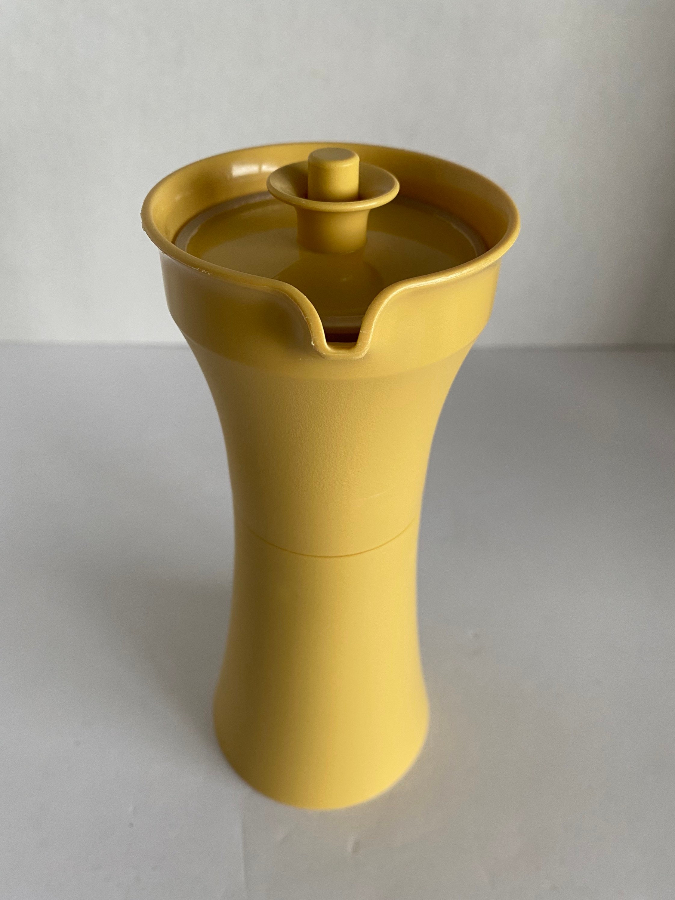 Tupperware Container Salad Dressing