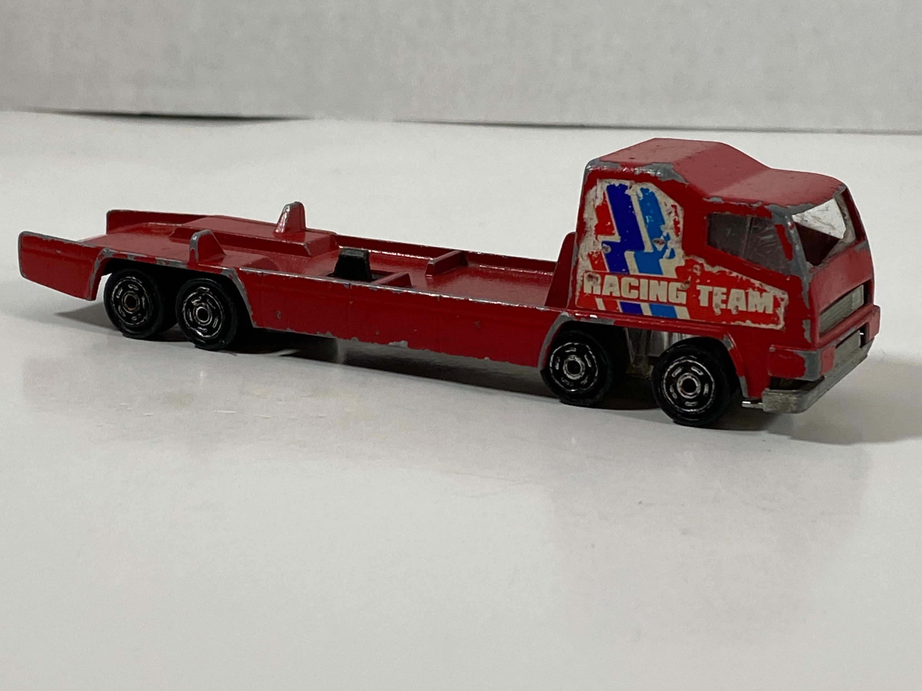 Camion transporteur Racing Team Compétition - Majorette 329-370 -  Passion-Miniatures