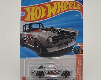 Hot Wheels Triumph TR6 Die-Cast Toy Car SEALED 1:64 Scale