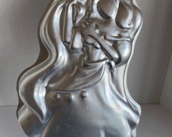 Vintage 1996 Disney’s Princess Esmeralda Cake Pan 2105-3800 By: Wilton
