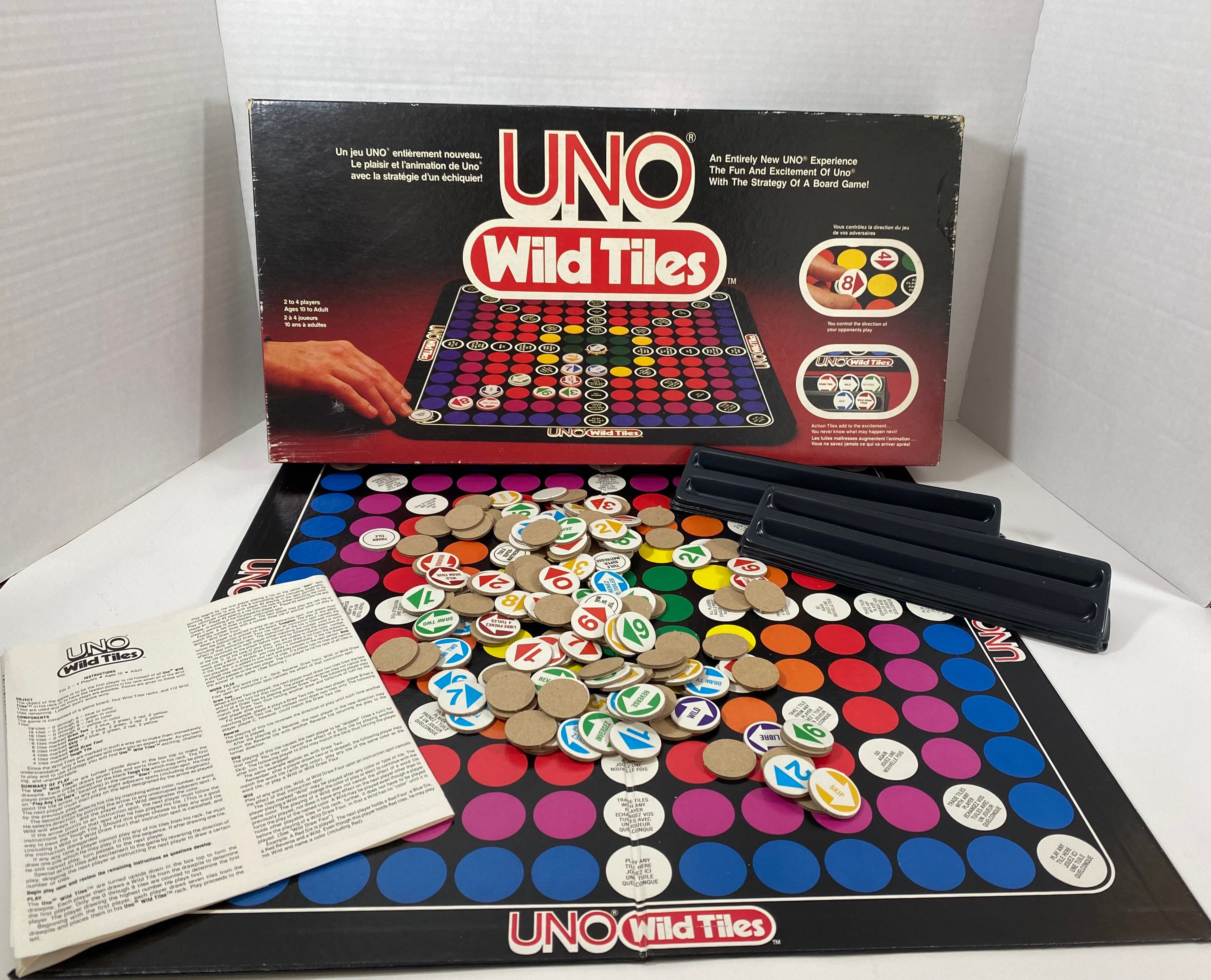 UNO Deluxe Jeu De Cartes 2 à 10 Joueurs - Version Officielle