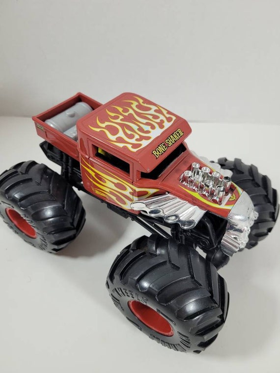 Hot Wheels Monster Trucks Veículo de Brinquedo Bone Shaker Die Cast Bone  Shaker