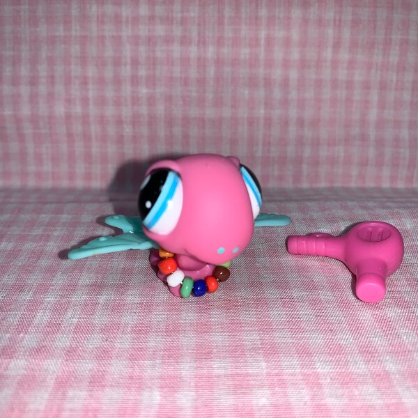 Discontinued Rare LPS Littlest Pet Shop Dragonfly with Handmade Necklace Hair Dryer (004)