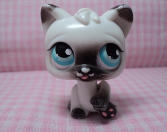 Discontinued Littlest Pet Shop LPS Action Lick Paw Cat/Kitten