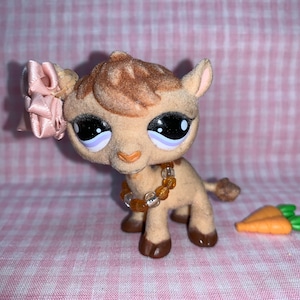 Vintage Littlest Pet Shop LPS Fuzzy Camel with Handmade Bow Necklace Carrots (006)