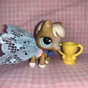 Discontinued Rare LPS Littlest Pet Shop Horse Saddle Collar Handmade Skirt Trophy Cup (006)