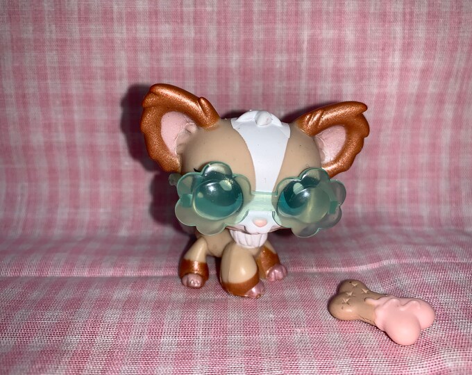 Vintage Original Authentic Littlest Pet Shop LPS Chihuahua With Glasses