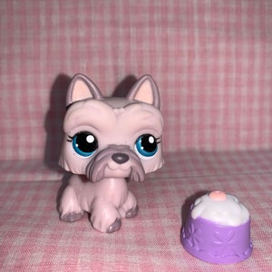 Discontinued Rare LPS Littlest Pet Shop Cute Scottie Dog with Cake (010)