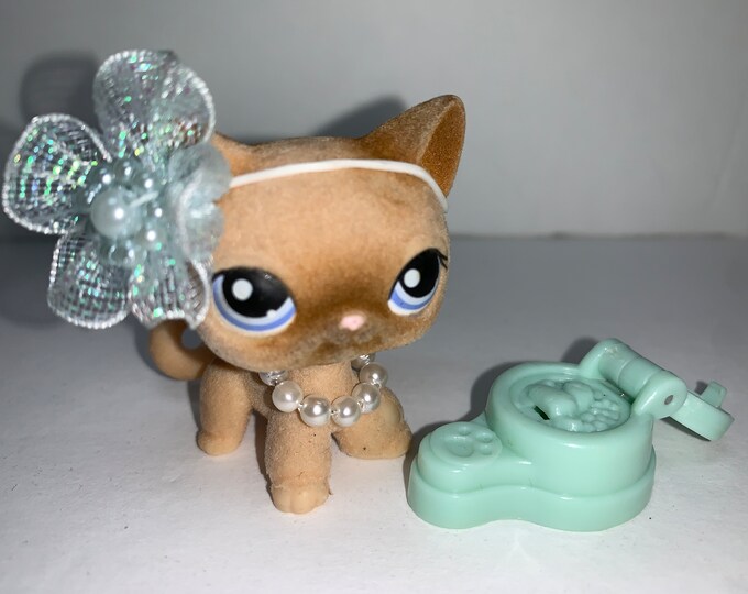Discontinued Rare LPS Littlest Pet Shop Fuzzy Cat With Handmade Bow