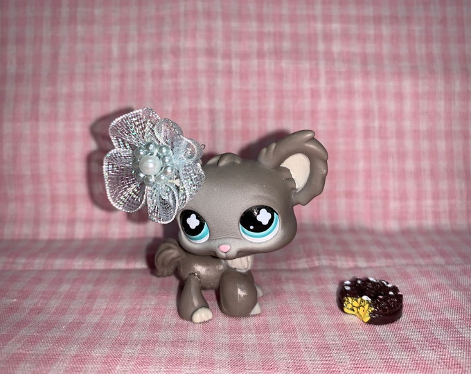 Discontinued Rare LPS Littlest Pet Shop Chihuahua With Handmade Bow