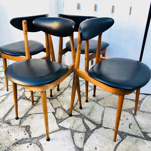 4 chaises Baumann par Pierre Guariche modèle Licorne