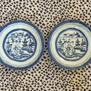 Antique Pair of Canton Blue and White Chinese Export Plates // Chinoiserie // Grandmillennial // Interior Design