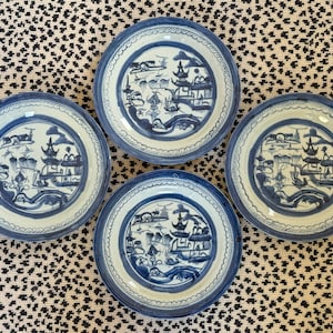 Antique Canton Blue and White Chinese Export Plate // Chinoiserie // Grandmillennial // Interior Design