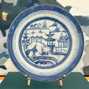 Antique Canton Blue and White Chinese Export Plate // Chinoiserie // Grandmillennial // Interior Design