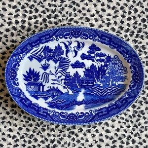 Vintage Blue Willow Oval Serving Platter // Made in Japan // Grandmillennial // Chinoiserie