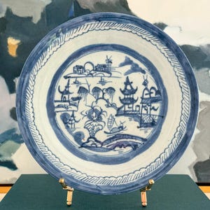 Antique Canton Blue and White Chinese Export Plate // Chinoiserie // Grandmillennial // Interior Design