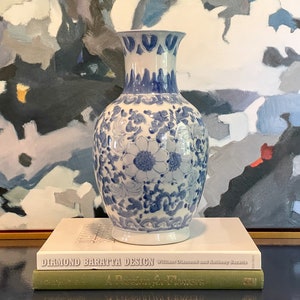 Vintage Large Blue and White Floral Vase // Chinoiserie // Grandmillennial