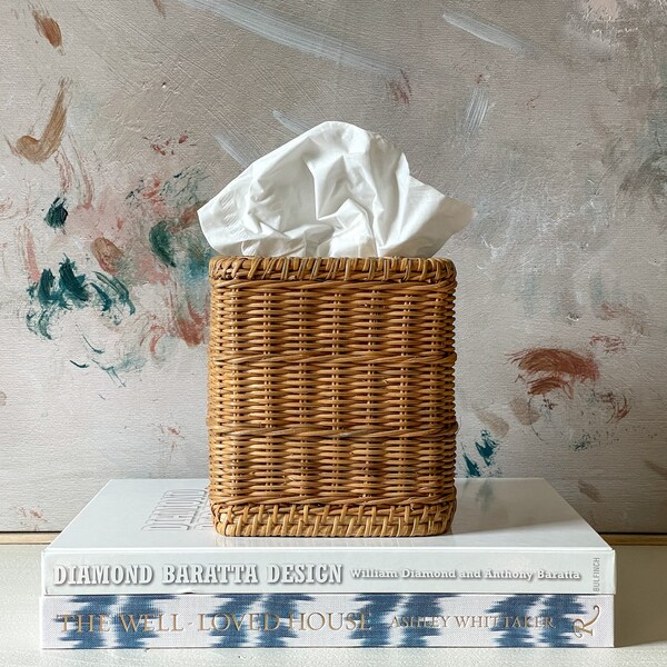 Vintage Wicker Rattan Tissue Kleenex Box Holder Cover // Grandmillennial // Coastal // Interior Design