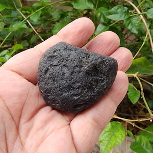 Agni Manitite Tektite . Pearl of Fire . Agni Manitite Crystal . Agni Stone . Agni Manitite. Agni Stone . 64 GR . tektite
