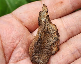 ゲベル・カミル鉄隕石 – 33グラムのエジプト隕石標本