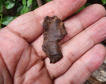 ゲベル・カミル鉄隕石 – 15グラムのエジプト隕石標本