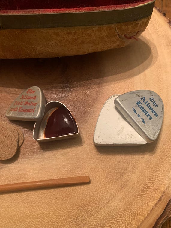 1909 Allwon nail buffer with compartments Edwardi… - image 7